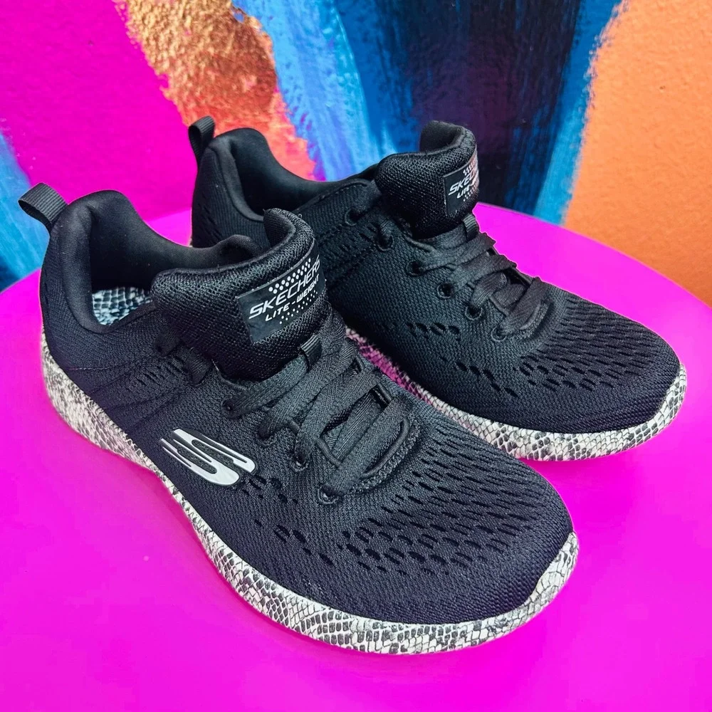 Skechers Womens 7.5 Lite-Weight Air Memory Foam Sneakers Black Snakeskin New
